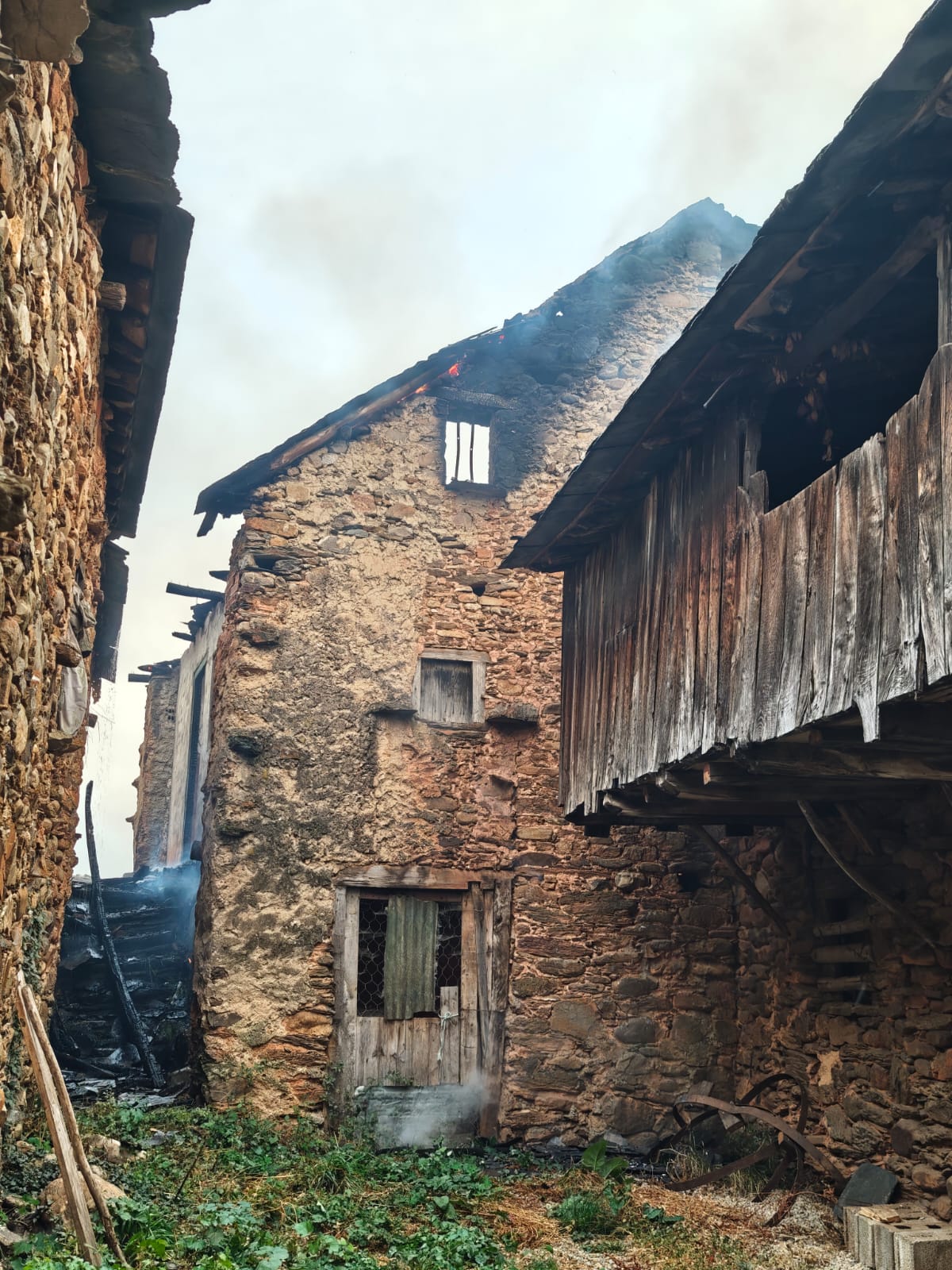 Las imágenes del incendio en Las Médulas