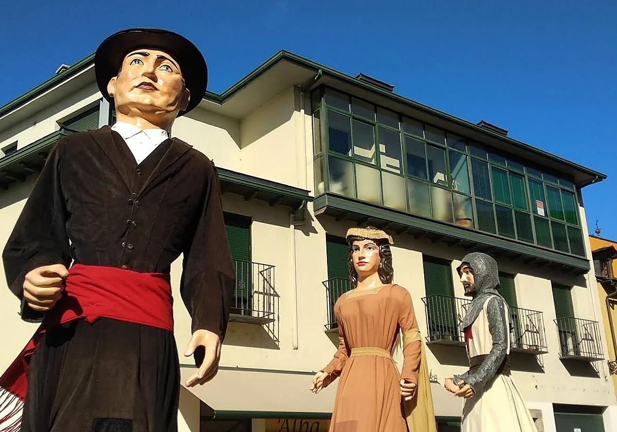 Imágenes del espectáculo de los Gigantes y Cabezudos en Ponferradada.