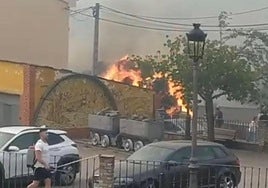 Imagen del incendio en la localidad de Berlanga del Bierzo.