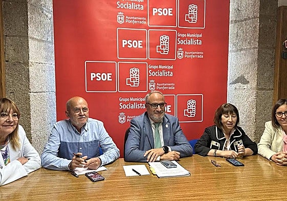 Concejales del PSOE en el Ayuntamiento de Ponferrada. en una imagen de archivo.