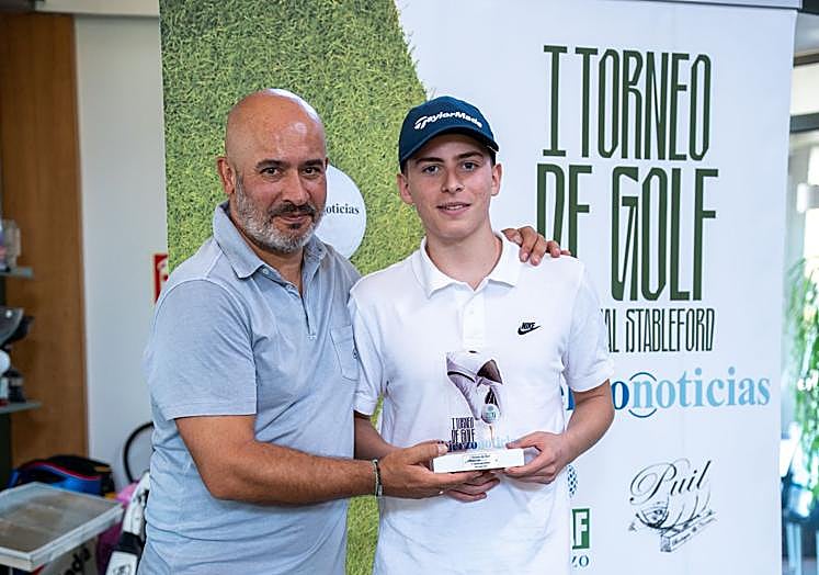 Entrega de trofeos y premios en el torneo de golf de Elbierzonoticias