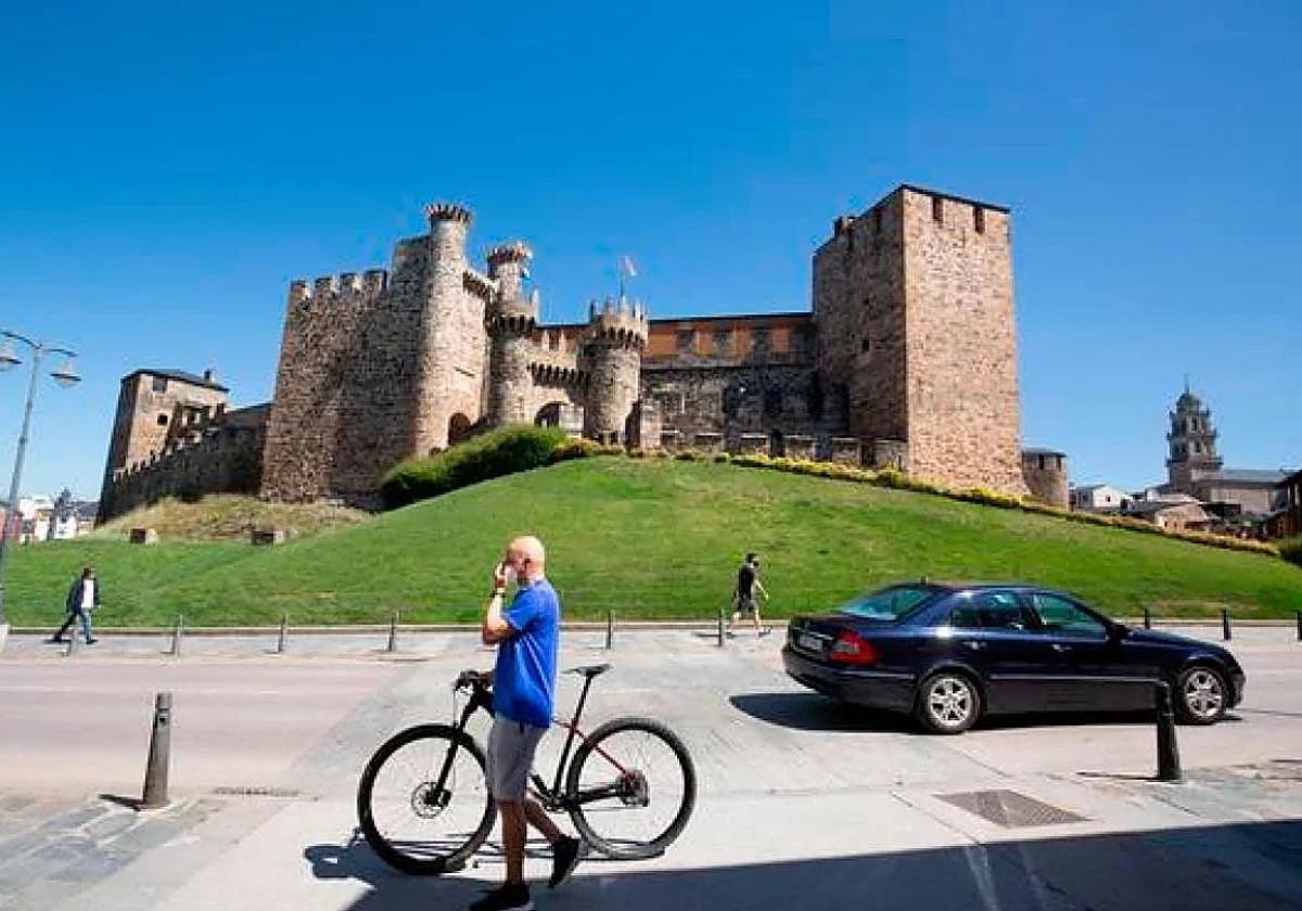 Avenida del Castillo de Ponferrada.