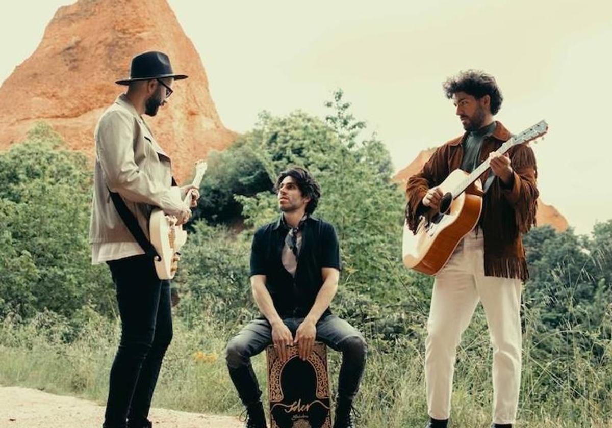 Imágen del grupo Siloé en Las Médulas en una campaña de promoción turística de Castilla y León.