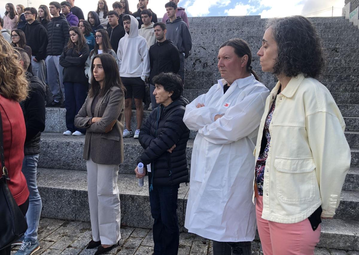 Imagen secundaria 1 - La comunidad educativa del Campus de la ULE en Ponferrada mostró su dolor y consternación por la muerte de la joven Erasmus.