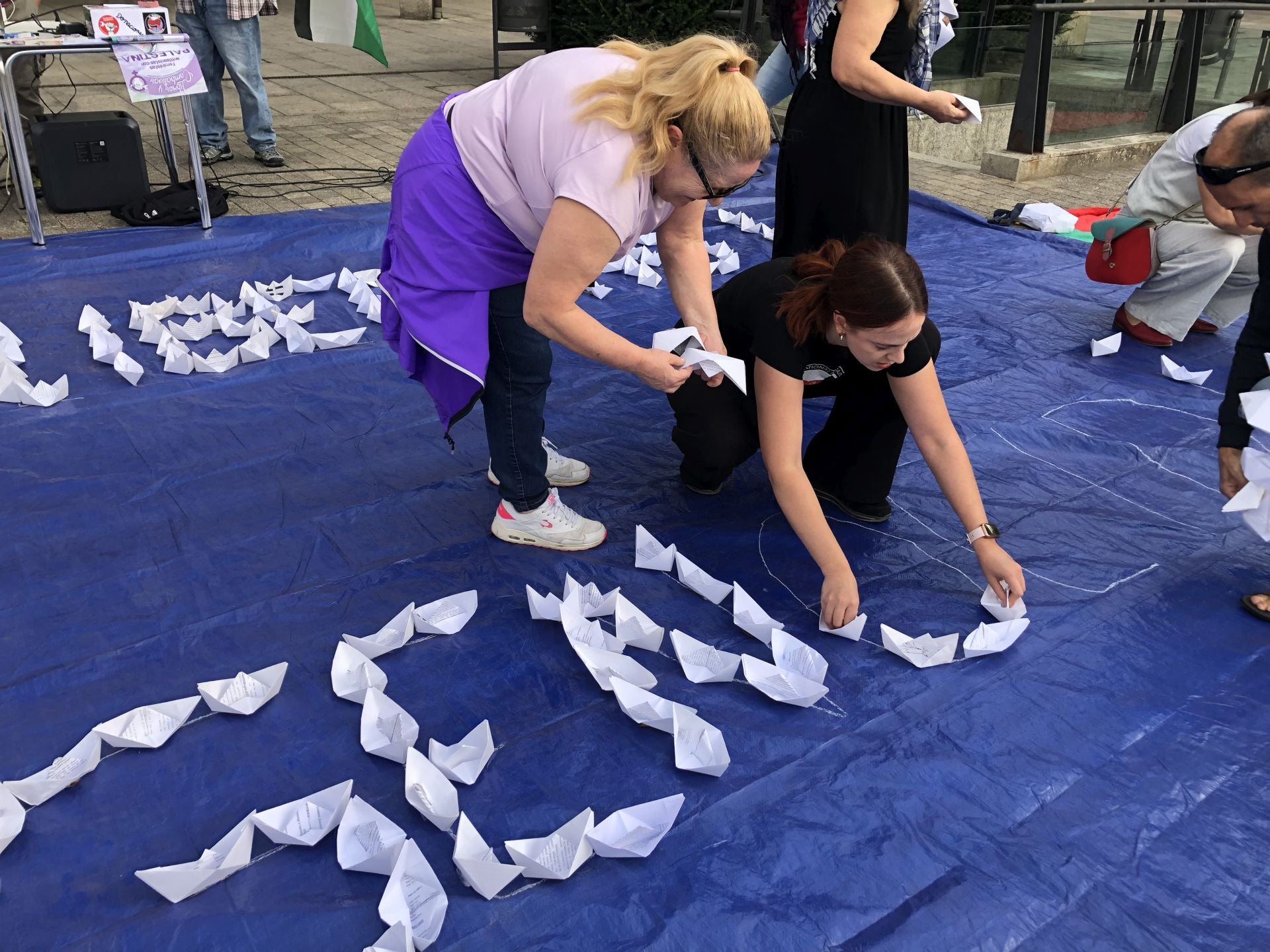Protesta en Ponferrada para exigir la libertad de los miembros de la Flotilla y el cese del genocidio de Israel en Palestina.