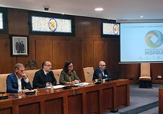 Imagen de Iván Alonso, Marco Morala, Lidia Coca y Jose María Beltrán en la rueda de prensa sobre 'Ponferrada Inspira'.