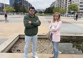 Pedro Villanueva y Paula Covadonga, presidente y secretaria de la Asociación Vecinal de La Rosaleda.