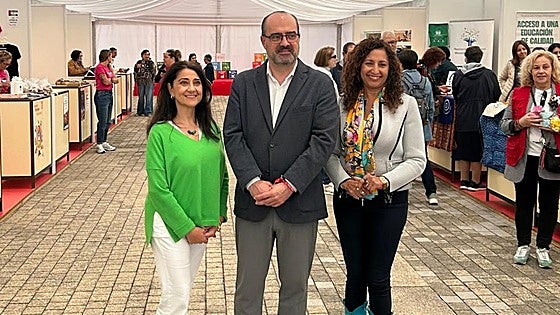 Ponferrada vuelve a demostrar su sello de solidaridad con la inauguración de la carpa solidaria