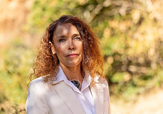 La gerente de la Fundación Las Médulas, Marian Revuelta, durante la entrevista en el paraje berciano Patrimonio de la Humanidad.