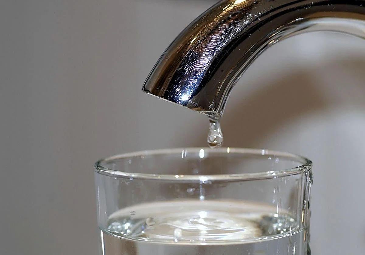 Un grifo con agua, en una imagen de archivo.