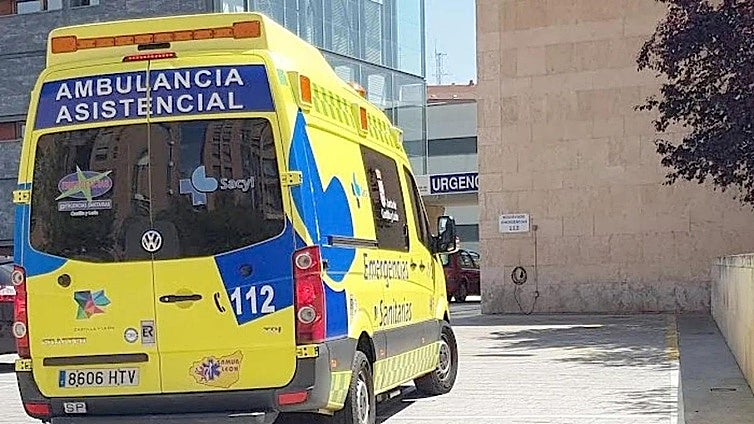 Una mujer de 53 años resulta herida en la colisión de dos turismos en Dehesas