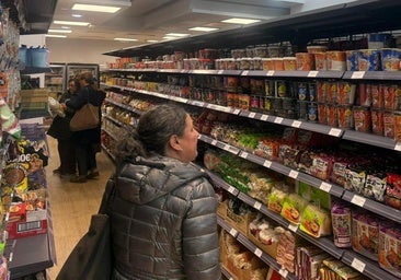 Ponferrada estrena su primer supermercado asiático: «Antes tenía que recurrir a tiendas de Madrid»