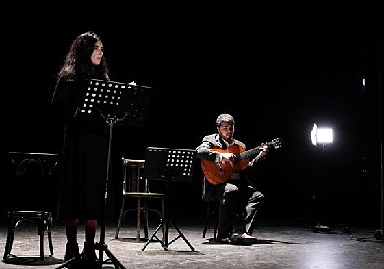 Imagen de una de las actuaciones de 'Lorca Suena', una propuesta músico-poética que nace de la inquietud de revisitar la obra del poeta Federico García Lorca.