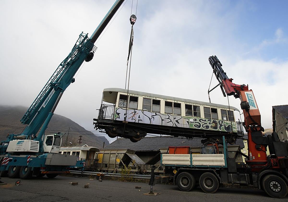 Uno de los seis vagones trasladados que formarán parte del Ponfeblino.
