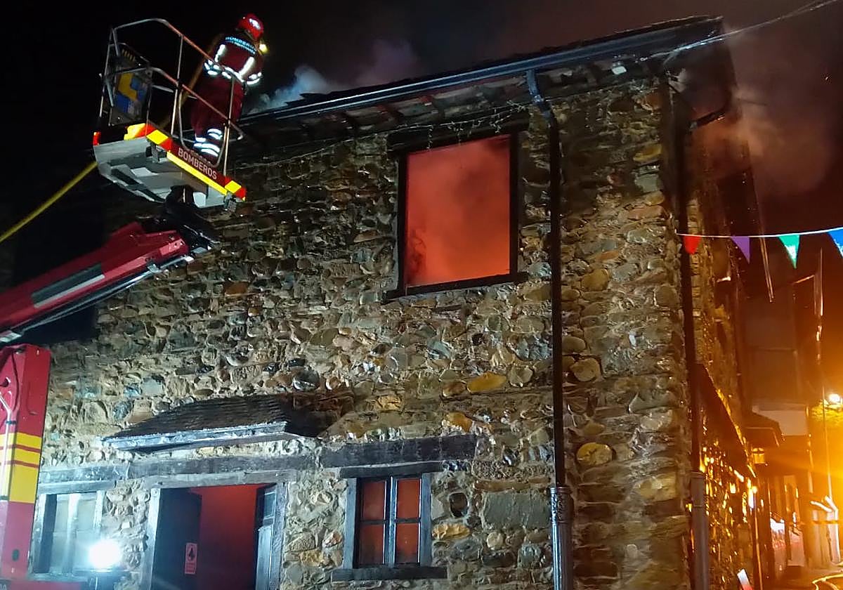 Actuación de los bomberos de Ponferrada.