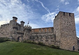 Imagen del Castillo de los Templarios en Ponferrada, una de las paradas indispensables para el itinerario según la IA.