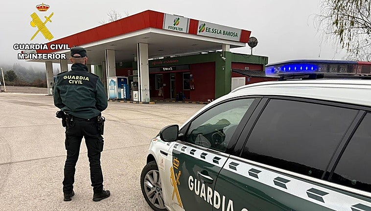 Desarticulado un grupo criminal que atracó la estación de servicio La Barosa en Carucedo