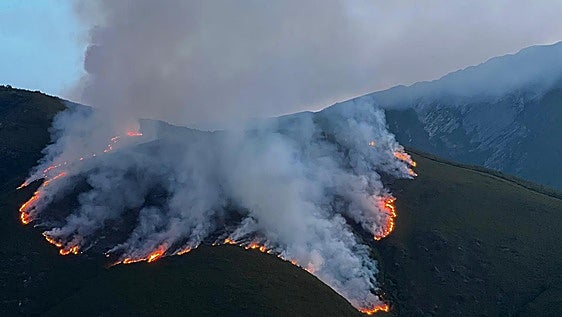 Incendios y riada, el valle de Fornela no levanta cabeza: «Se nos encoge el corazón»