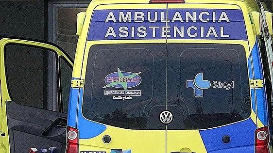 Un motorista de 50 años resulta herido tras sufrir una caída en la A-6 en Vega de Valcarce