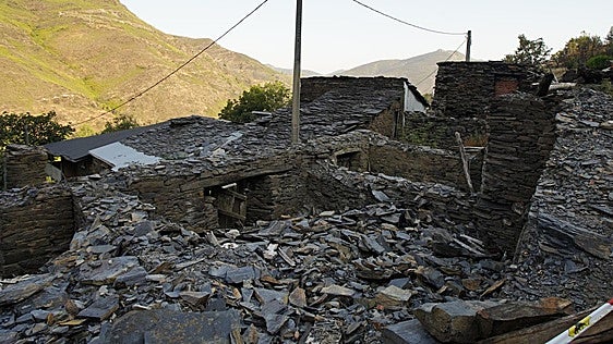 Así está la localidad de Lusio un año después de ser arrasada por los incendios