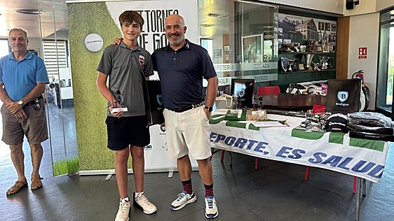 Elbierzonoticias reúne a decenas de aficionados en su II Torneo de Golf