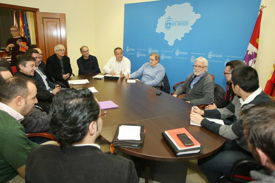 Una de las reuniones de la 'mesa del carbón' del Consejo Comarcal del Bierzo, con agentes políticos, económicos y sociales.