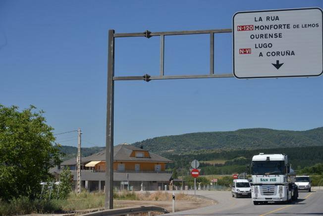 Imagen de la carretera N-120 que une el Bierzo con Orense.