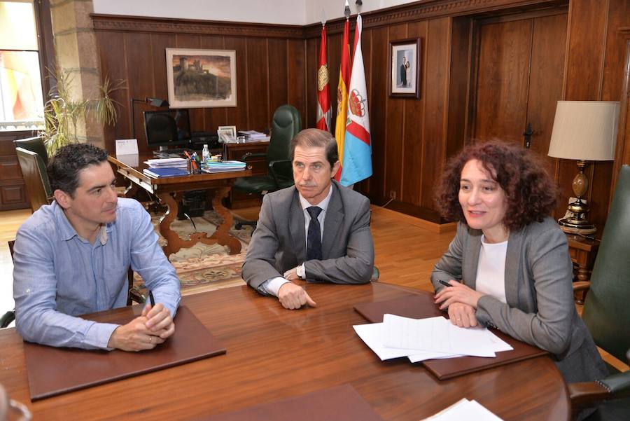 El presidente de la CHMS se reunió con la alcaldesa de Ponferrada y el edil de Medio Ambiente. 