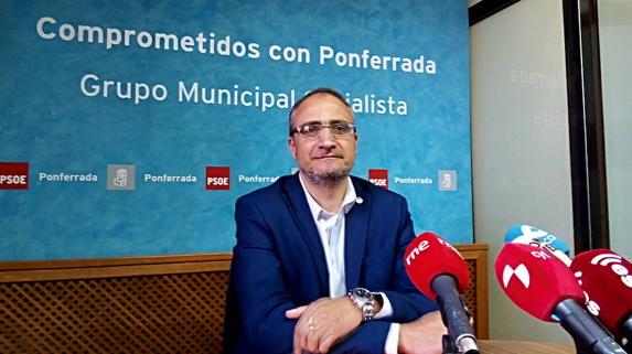 El portavoz del PSOE en Ponferrada, Olegario Ramón.