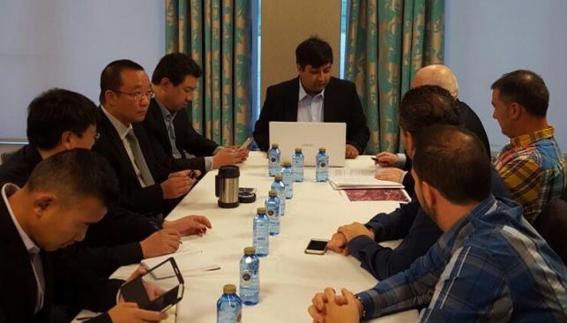 Representantes de la multinacional china, en una reunión celebrada en Ponferrada.