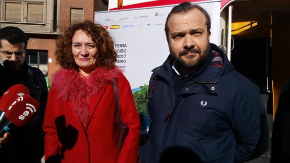 La alcaldesa de Ponferrada, Gloria Fernández Merayo, junto al alcalde de Lalín y vicepresidente del Eje Atlántico del Noroeste, Rafael Cuiña, en la visita realizada a la ciudad.