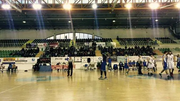 El encuentro se disputó en el pabellón del Toralín.