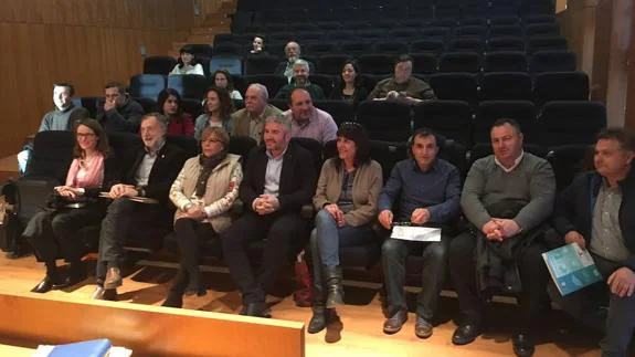 Imagen de la reunión de la Asociación de Municipios del Camino Olvidado.