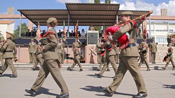 Militares leoneses durante un desfile.