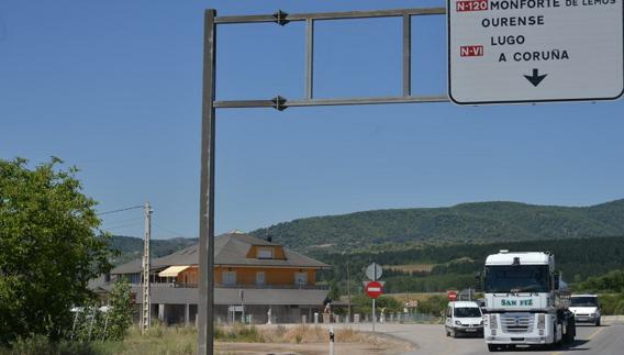 Imagen de la N-120 que une Ponferrada con Orense.