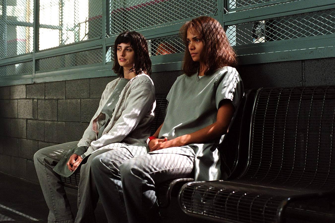 Penélope Cruz, junto a Halle Berry, en 'Gothika'.