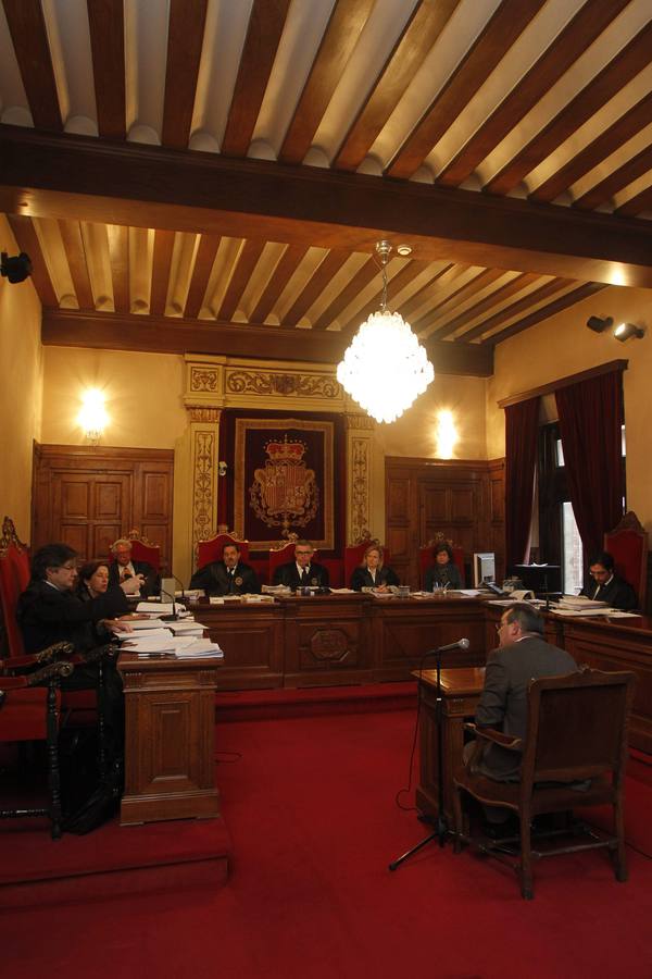 Ángel González, ante el juez por un delito de prevaricación