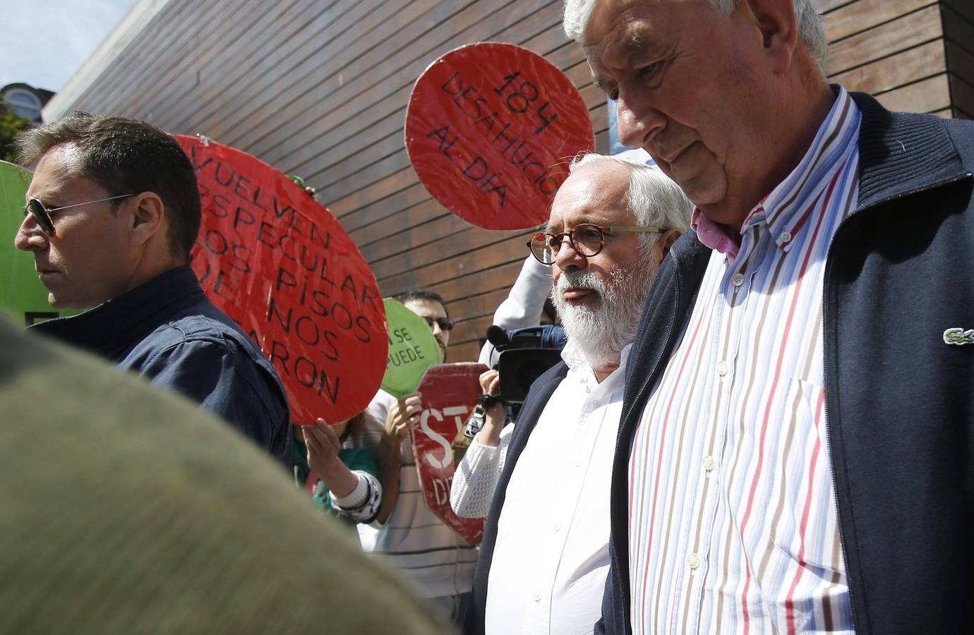 Cañete, entre protestas en Asturias
