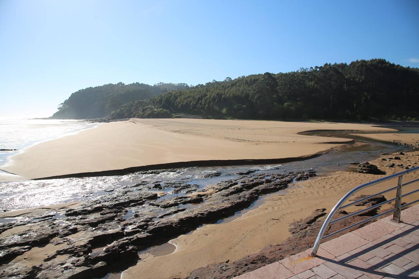 Playa La Griega en Colunga