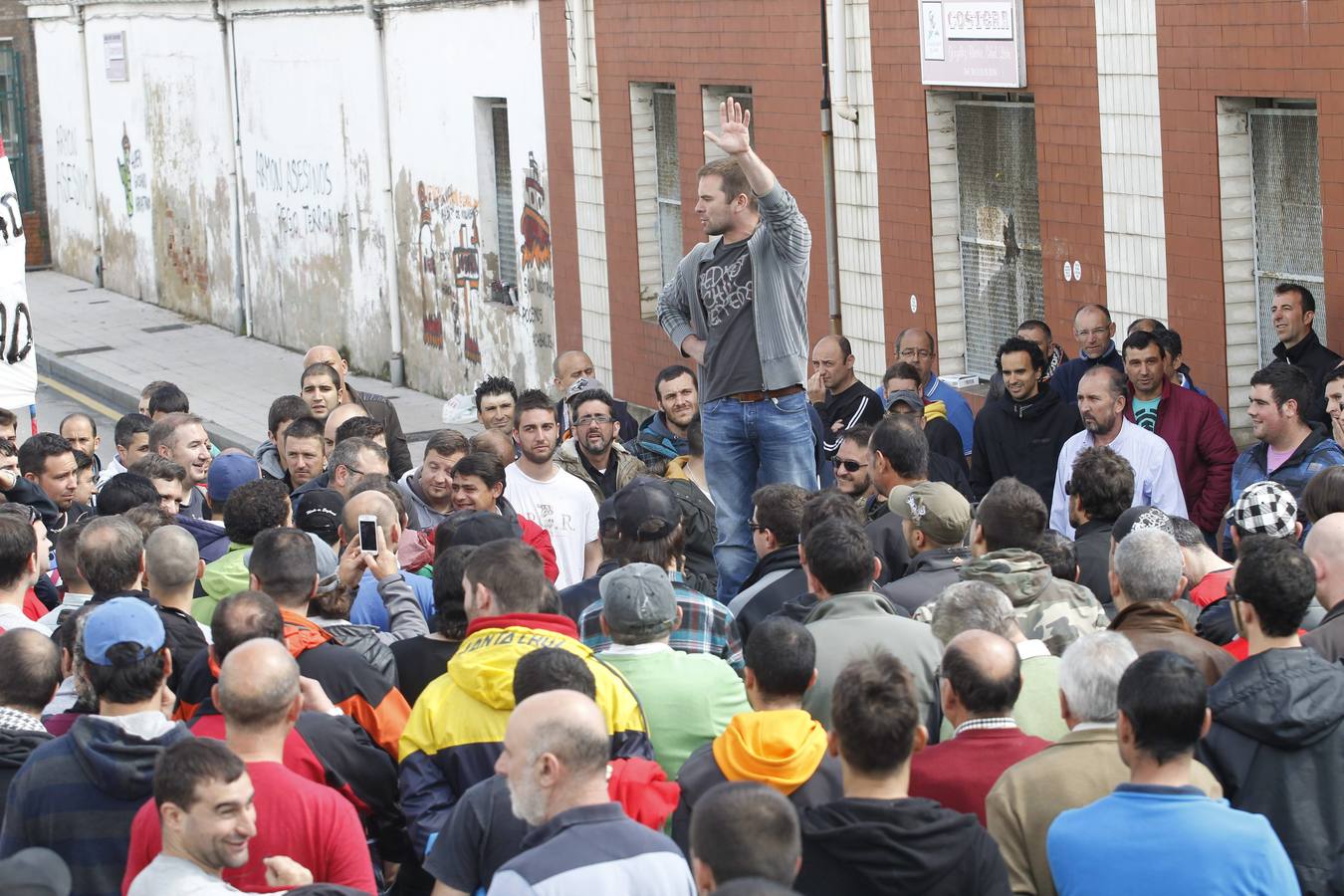 La emocionante asamblea de los trabajadores de Armón, en imágenes