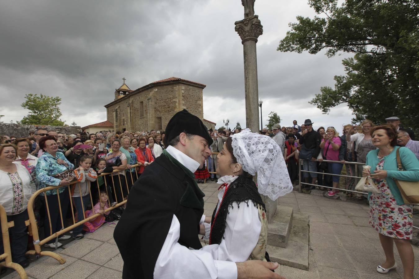 El Rito del Beso, en la Fiesta de El Puchero, en Villalegre