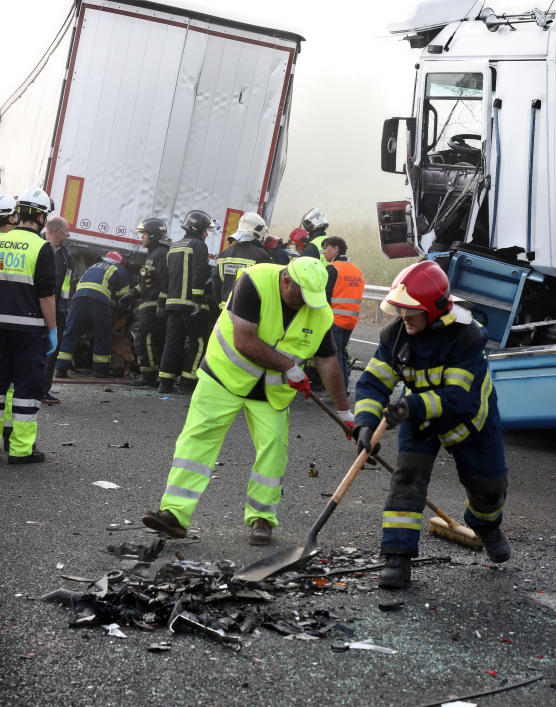 Dos gijoneses muertos en un accidente multiple en Cabezón de la Sal