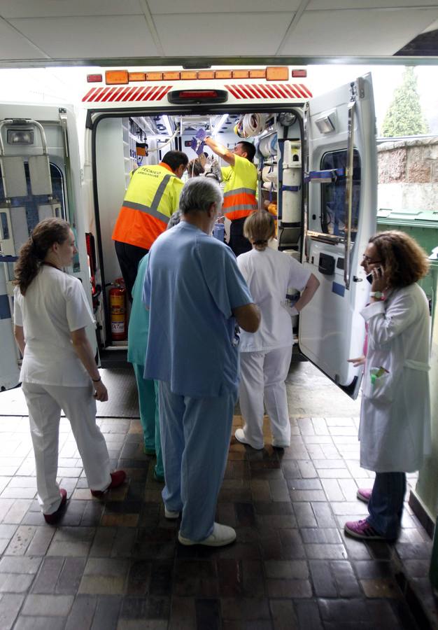 Las imágenes del traslado de los pacientes del viejo hospital al nuevo HUCA