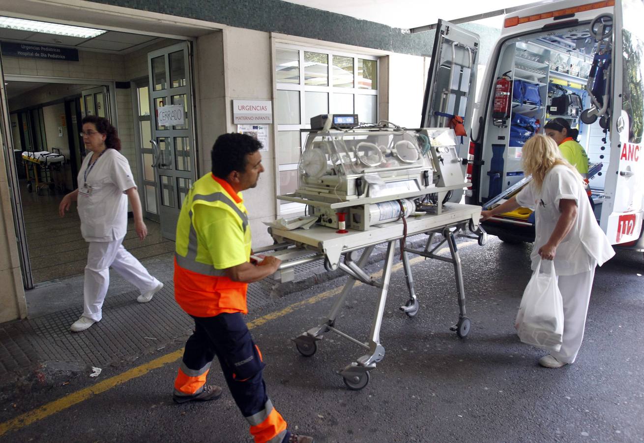 Las imágenes del traslado de los pacientes del viejo hospital al nuevo HUCA