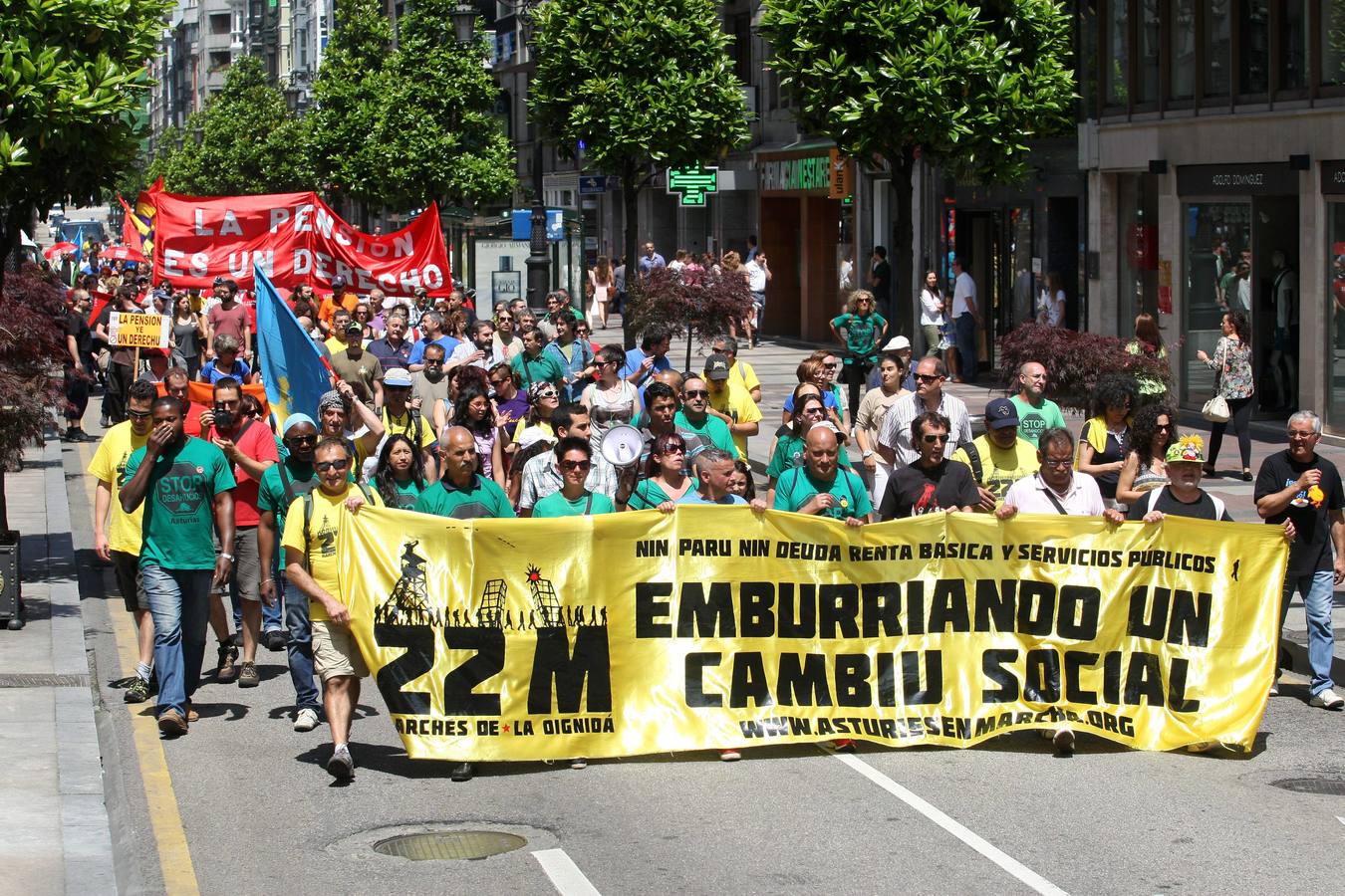 Manifestación por Oviedo contra la crisis y los recortes