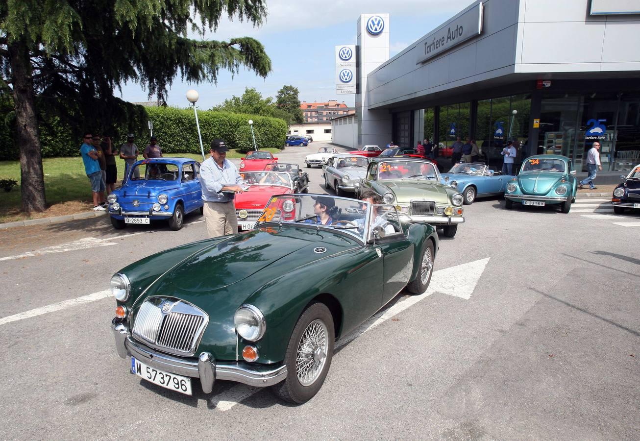 El Club Pre-68 celebra un rally de vehículos clásicos en Oviedo