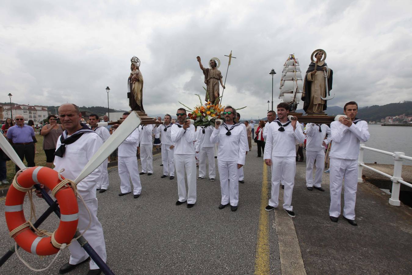 Procesión marinera en San Juan de la Arena