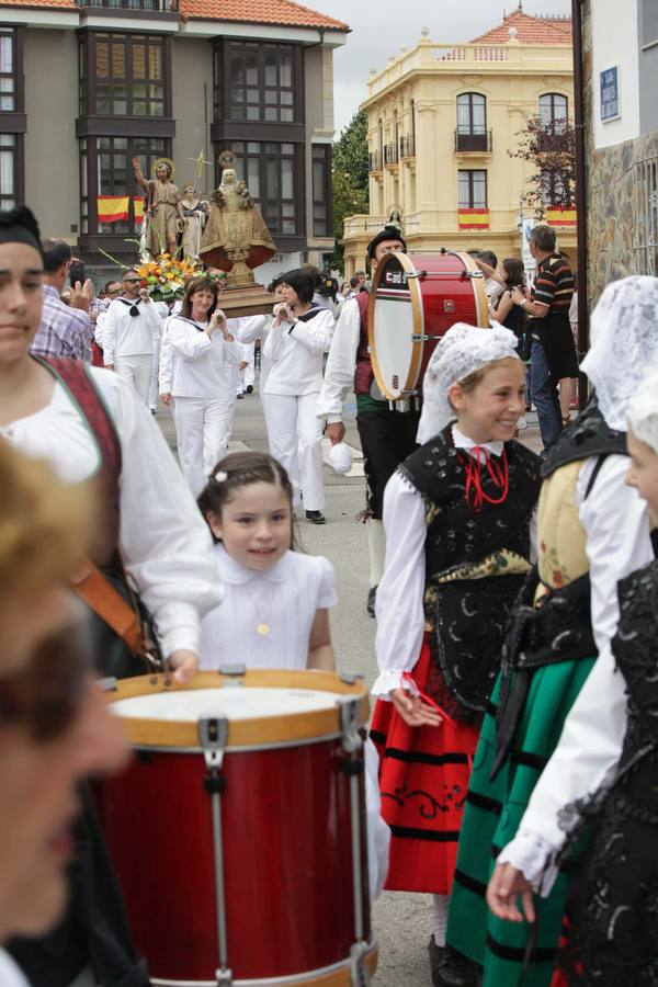 Procesión marinera en San Juan de la Arena