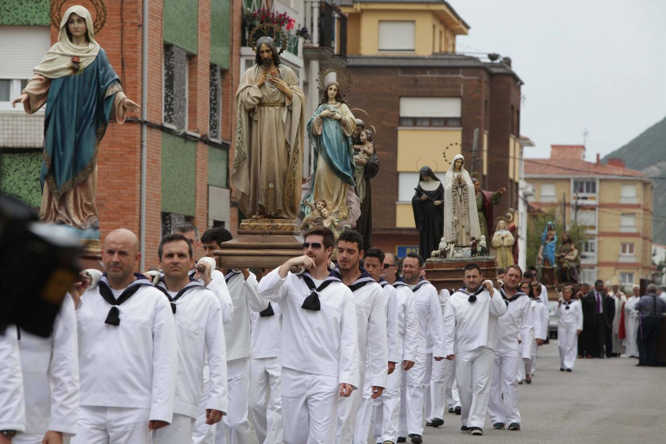 Procesión marinera en San Juan de la Arena
