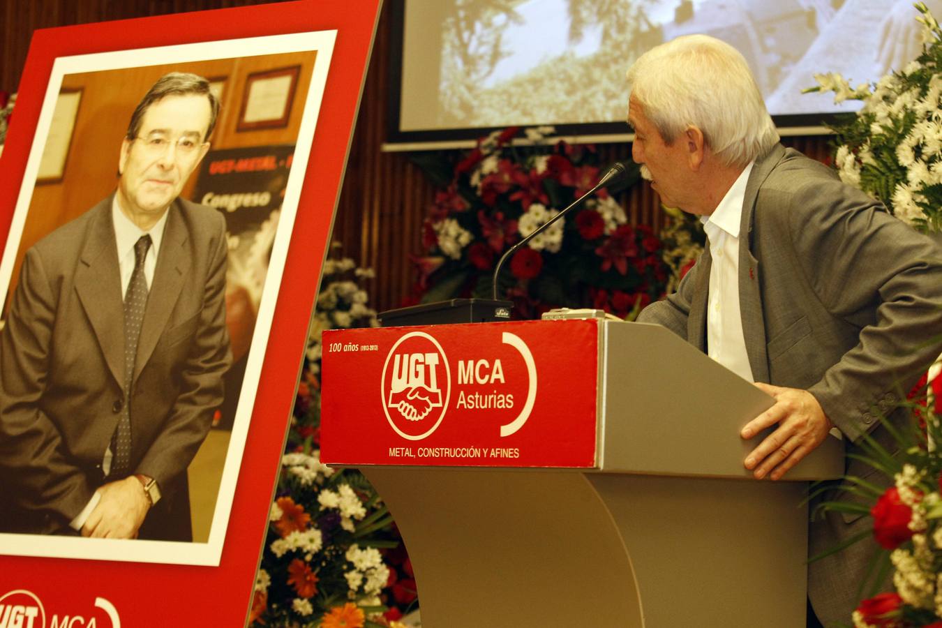 Multitudinaria despedida a Manuel Fernández &#039;Lito&#039;
